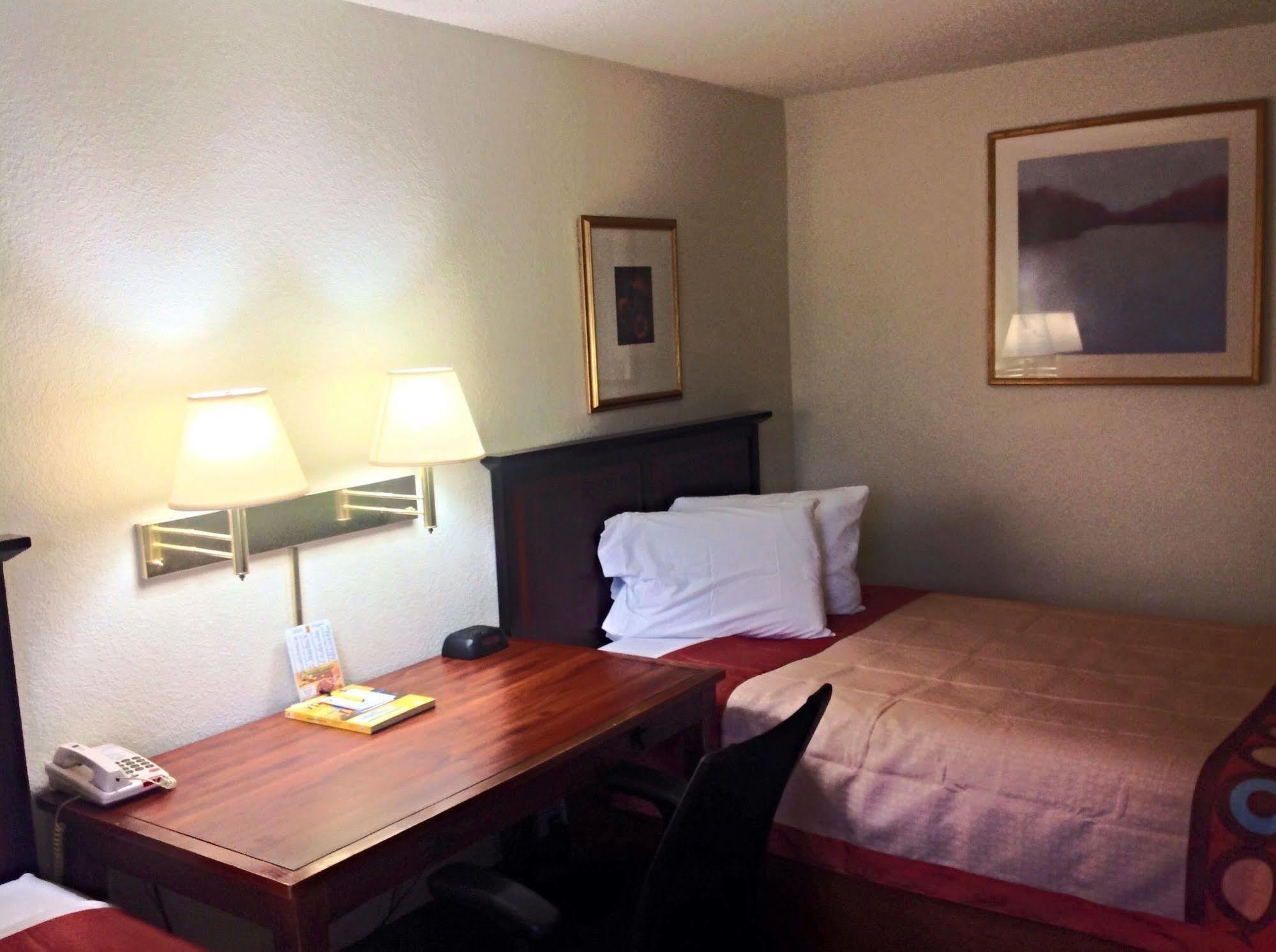 Super 8 By Wyndham Augusta Ft Eisenhower Area Ngoại thất bức ảnh